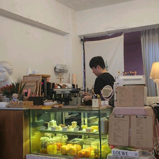 스누피2단크로플 너무긔엽지않나요?잠실 카페 디어블라썸