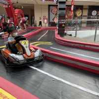 親子商場！兒童賽車、餵鴿糧、親子電動車、機動遊戲、蹦床室內遊樂場，超多嘢玩🎉