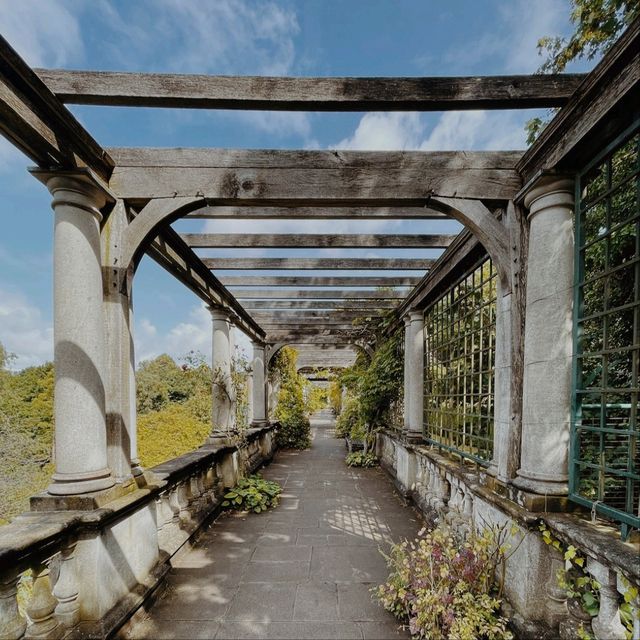 The Pergola and Hill Garden, London