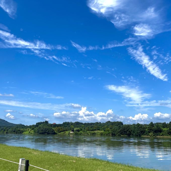 A leisurely walk with a view of the beautiful lake, Chungju Jungangtap