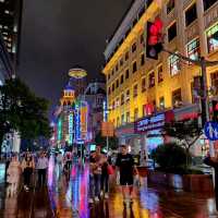 南京路步行街的日與夜