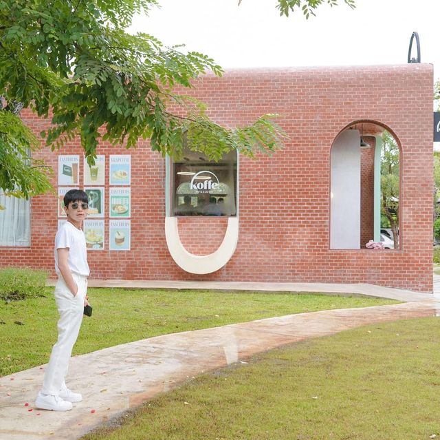 Koffe.Coffeebar  คาเฟ่สไตล์โมเดิร์นอังกฤษ