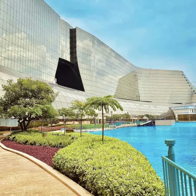 Amazing Scenery and Activities at Okada Mnl