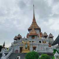 เสริมมงคลชีวิต ที่วัดไตรมิตร กทม.