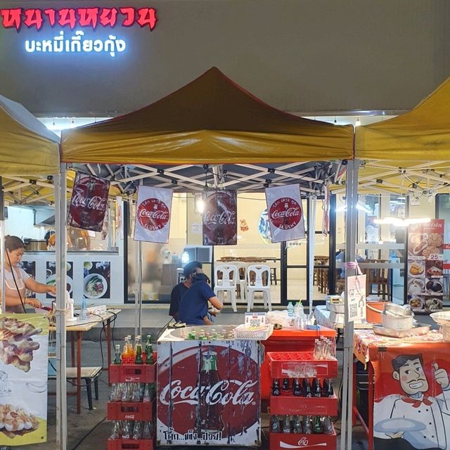 เดินชิล ชิม ช้อป ถนนคนเดินเมืองกระบี่