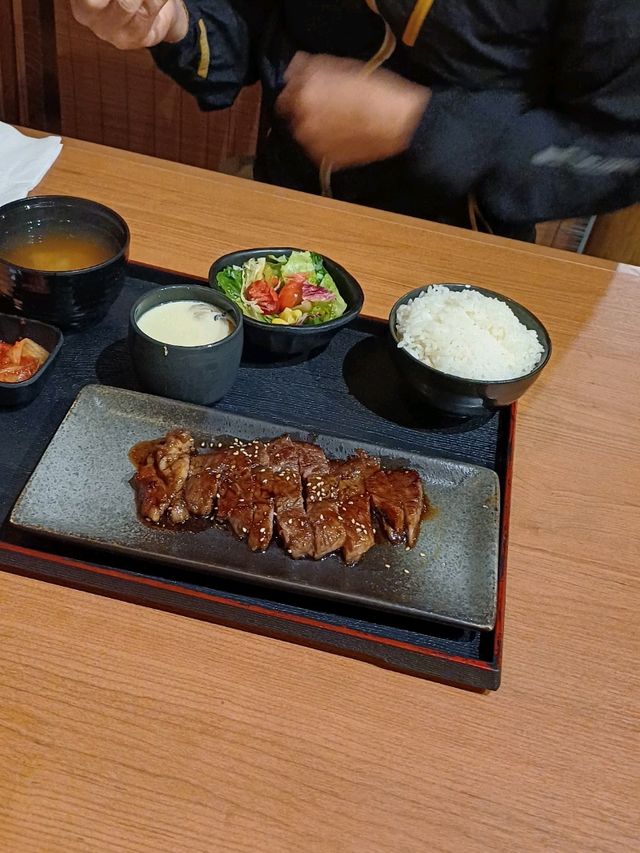 漁釧 ！新鮮美味的日本料理！