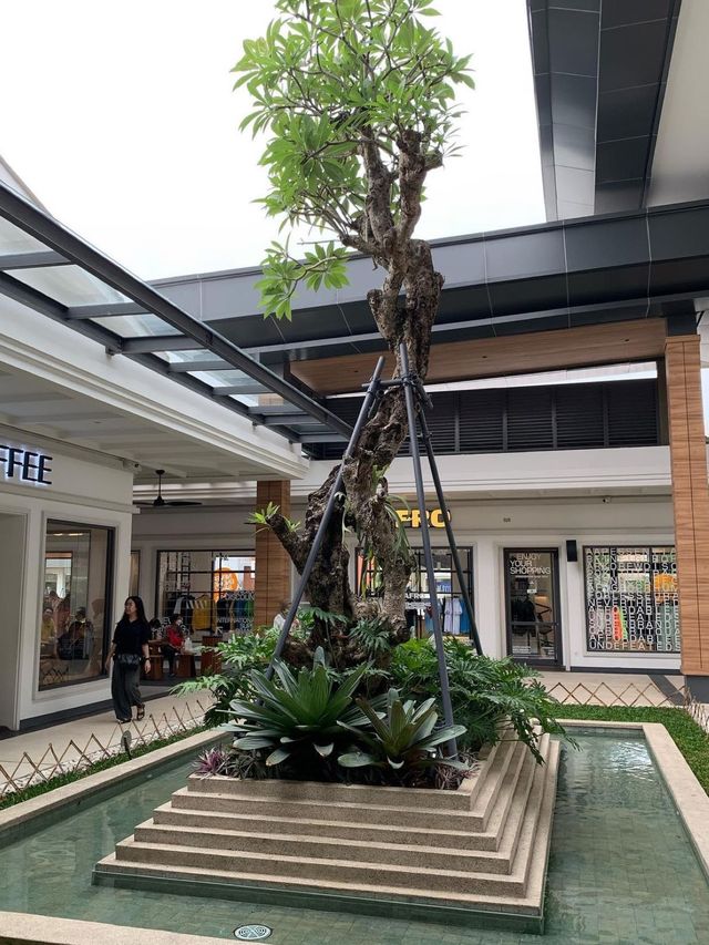 Semi-Outdoor Concept Mall In Jakarta🤩