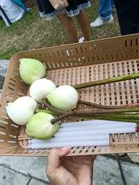 พาขอขมากรรม หลวงพ่อกลักฝิ่น
