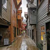 Walking along the alleys of Bryggen