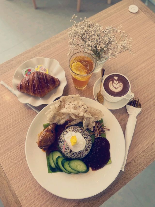 By Bttrswt Cafe