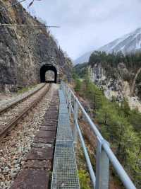 【瑞士鐵路】瑞士東部山區地標：伯爾納特快車&冰川快車的象徵與海報！