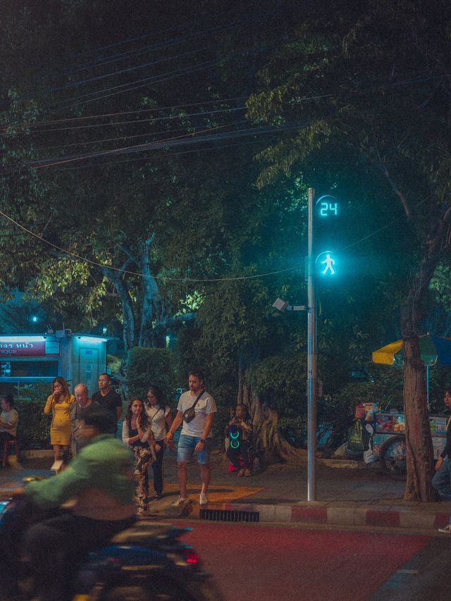 🎡방콕의 강변 야경을 보며 관람차 배경으로 인생샷도 찍고 즐길 수 있는 야시장“아시아티크” 