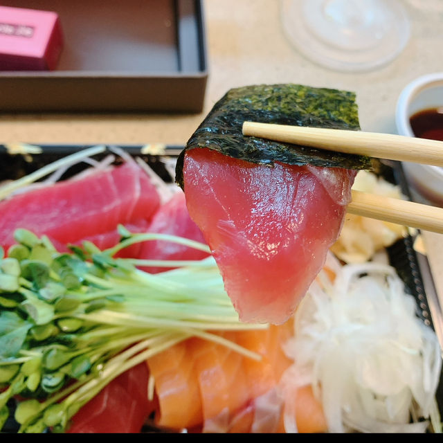 delicious sashimi restaurant