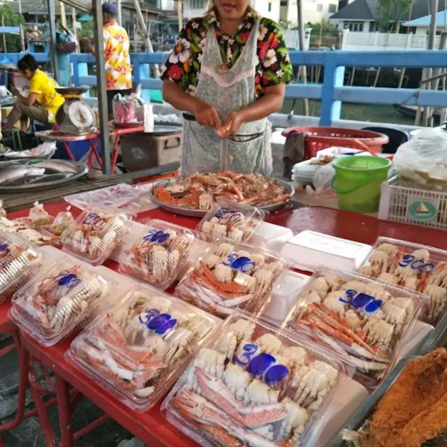 ตลาดประมงท่าเรือพลี