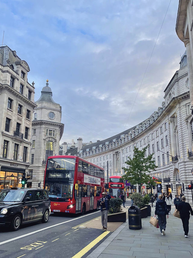 英國倫敦最熱鬧的購物天堂-Regent Street