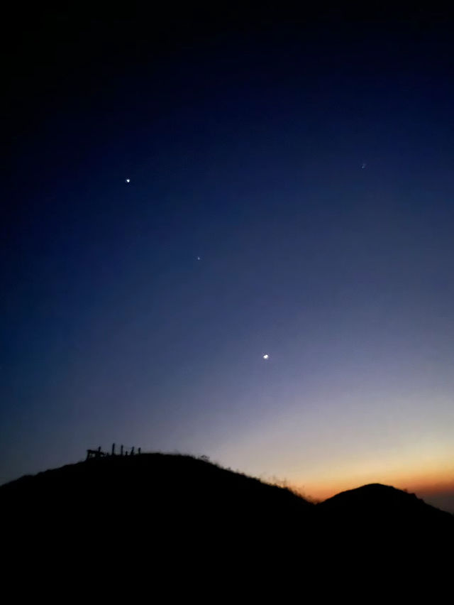 大東山：時節之變，山與星的對話