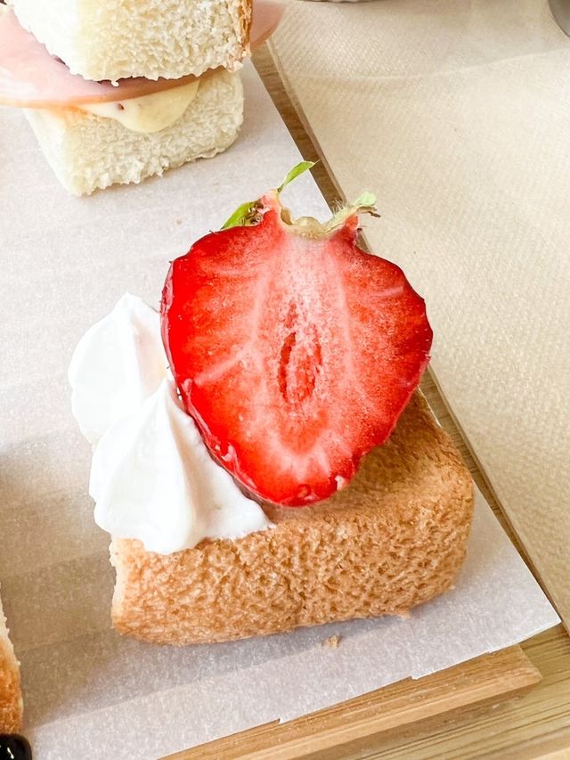 【北九州カフェ】色んな種類のトーストが楽しめる！可愛らしいカフェ