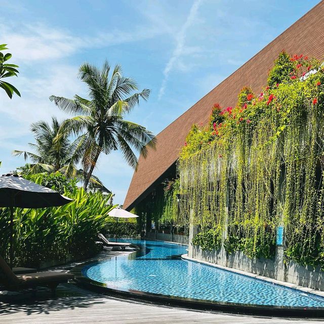 KAYUMAS SEMINYAK RESORT HOTEL YANG SANGAT COCOK UNTUK TRAVEL DENGAN KELUARGA DI BALI