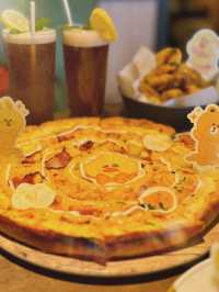 「黃色LINE FRIENDS meets Pizza Maru」特別餐牌，千其唔好錯過啦😍