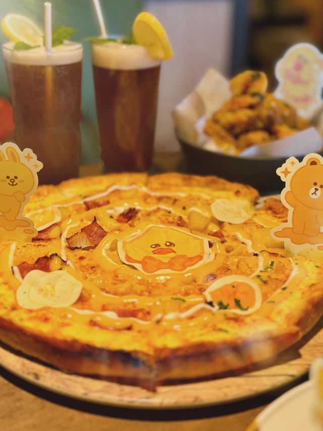 「黃色LINE FRIENDS meets Pizza Maru」特別餐牌，千其唔好錯過啦😍