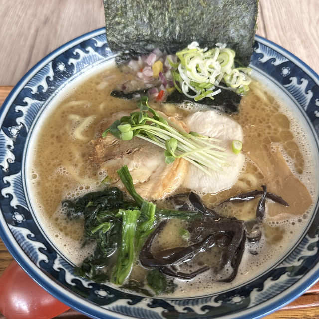 【宮古島】病みつきになること間違いなし店内がお洒落な鶏白湯宮古そば
