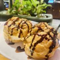 Vy’s Deli  