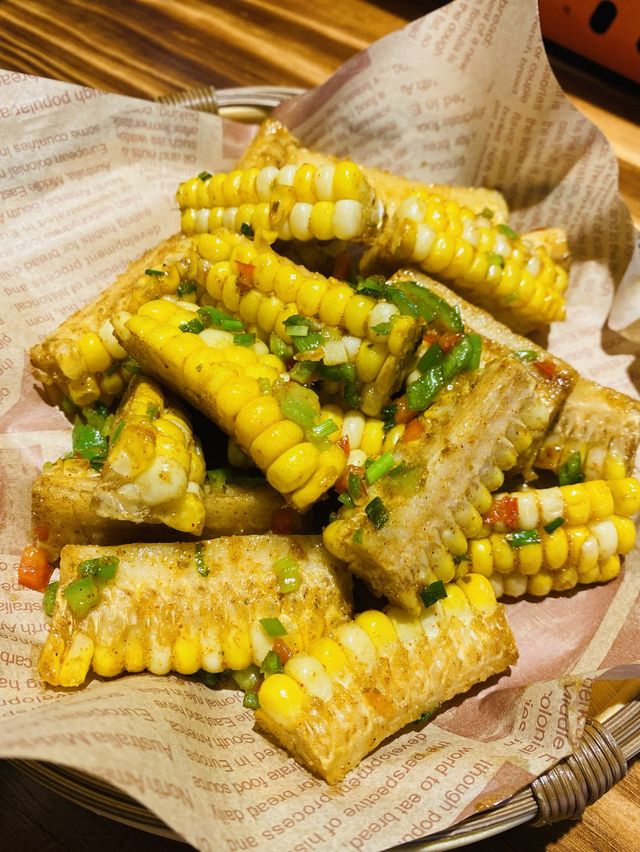 「燒烤天堂!犟店燒烤征服萬千食客」