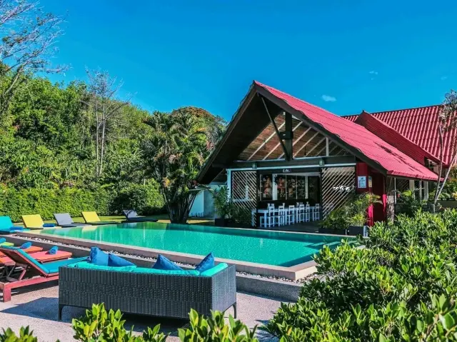 入住奈漢海灘度假村