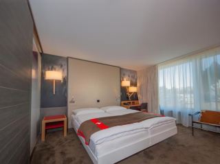 Hotel Agora Swiss Night by Fassbind