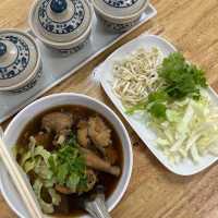 มานะข้าวมันไก่&ก๋วยเตี๋ยวไก่มะระ 🍴🐔