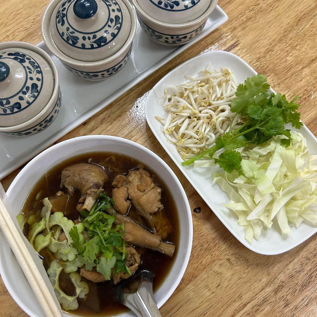 มานะข้าวมันไก่&ก๋วยเตี๋ยวไก่มะระ 🍴🐔