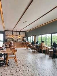 CROVECOFFE | THIS GARDEN-VIEW CAFE