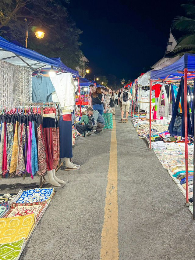 【🇱🇦ラオス】ルアンパバーンの夜はナイトマーケットに行けば間違いなし❣️