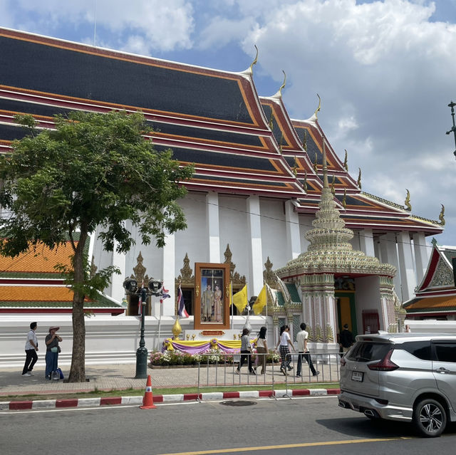 【泰國曼谷】臥佛寺：壯觀巨像，靜心冥想，必訪景點！