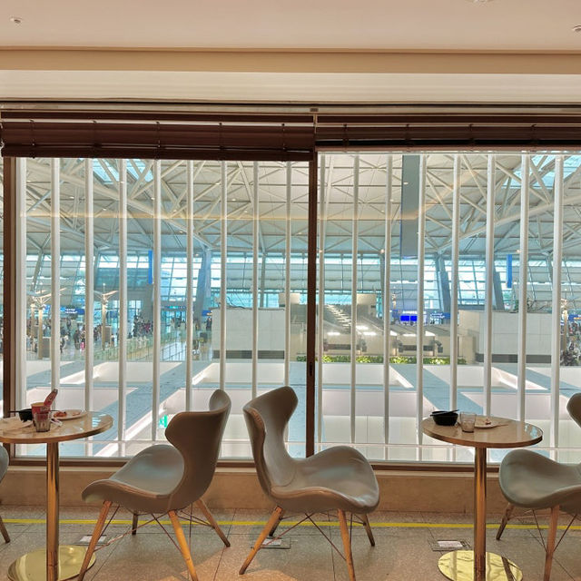인천공항 1터미널 스카이허브라운지 동편 오전 후기