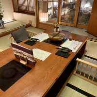 【大阪・北新地】すき焼き・しゃぶしゃぶ百名店2024選出「北新地しゃぶしゃぶすき焼き きらく」