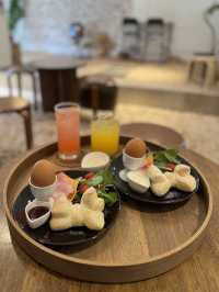 【福岡カフェ】リボンのパンがついたランチプレートが可愛すぎる🎀