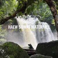 น้ำตกเหวสุวัต Khao Yai National Park. 