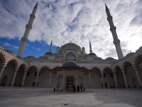 トルコ/イスタンブール】トルコ最大のモスク | Trip.com