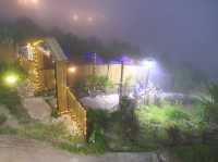 สัมผัสไอหนาวที่แคมป์วิวหมอก
