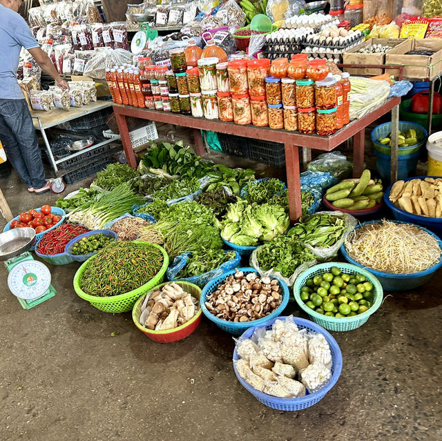 【ベトナム/サパ】地元の食文化が色濃く残るサパの肉市場、Chợ thịt Sa Pa
