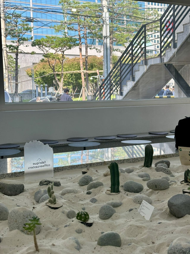 도심 속 작은 사막 감성 💚 역삼동의 블루리본 맛집 카페투어 추천 🌵