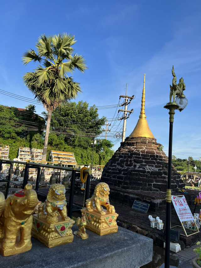 พระธาตุโพนทอง อุดรธานี
