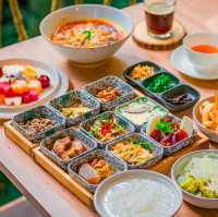 ที่พักโอบล้อมไปด้วยธรรมชาตินอนแช่ออนเซ็นอุ่นๆ