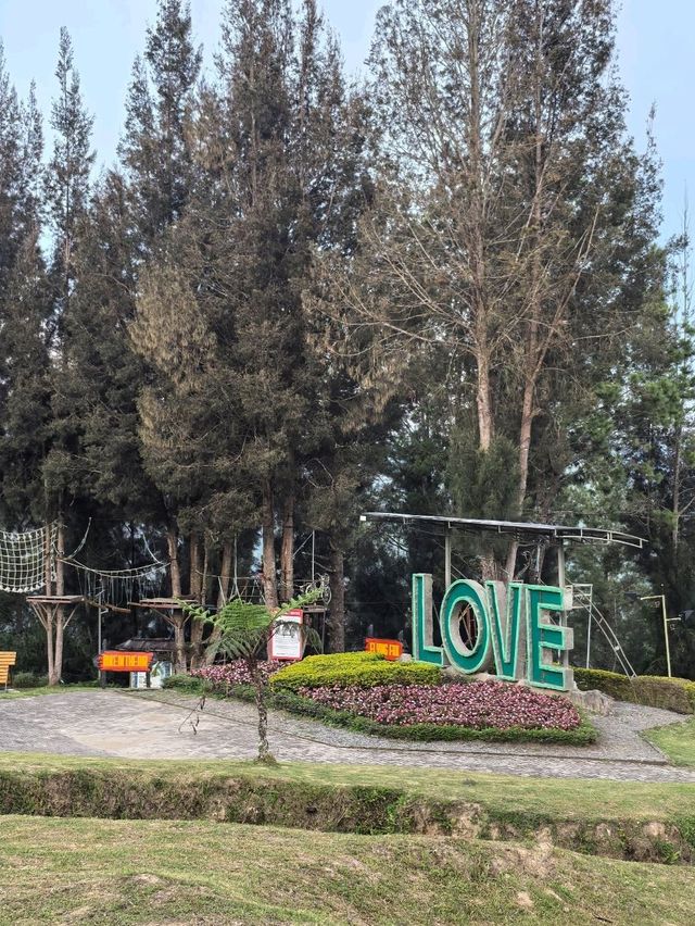 Hotel with amazing view of Lake Toba 