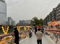 สะพานโบราณกว่า 300 ปี ที่มีช็อปปิ้งสตรีทอยู่ด้านบน