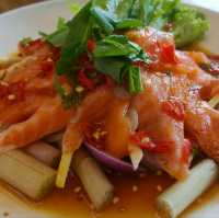 ร้านยำรสเด็ด ย่านเมืองเอก 