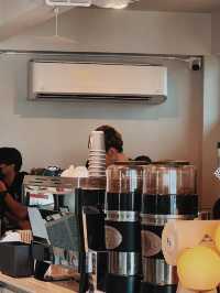 ✨ Hidden Lab - คาเฟ่ริมทะเลที่ซ่อนตัวอยู่ในบางแสน