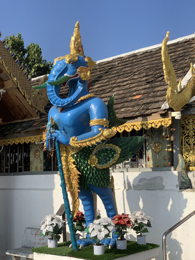 Wat Phra That Doi Kham: A Sacred Gem in Chiang Mai