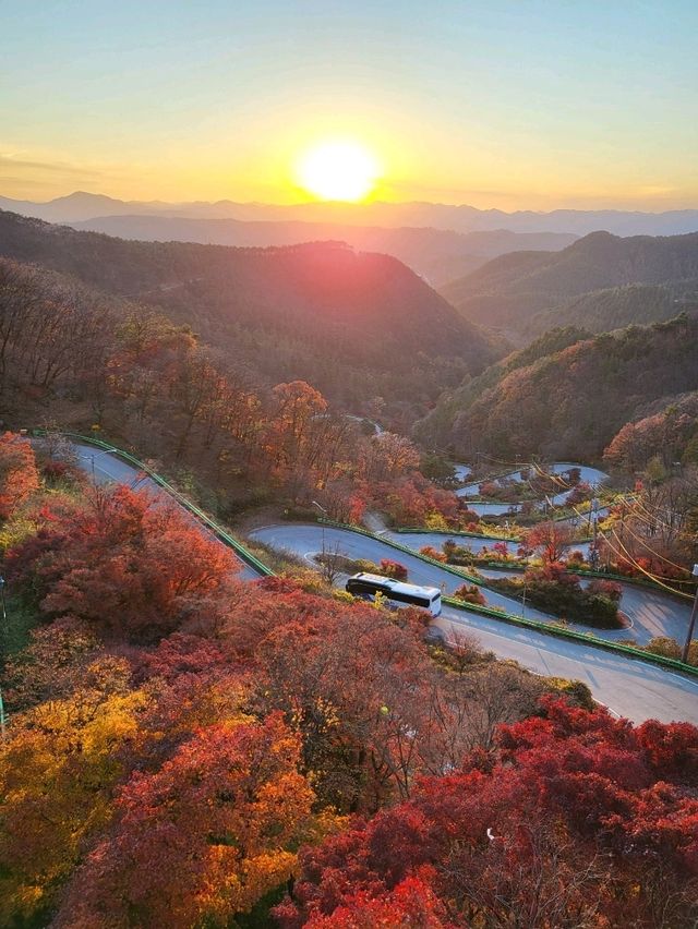일몰이 아름다운 단풍명소 말티재전망대